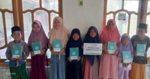 Santri Tahfidz Sapudi Akhirnya Punya Alquran Layak, Program Syiar Alquran di Pulau-Pulau Kecil
